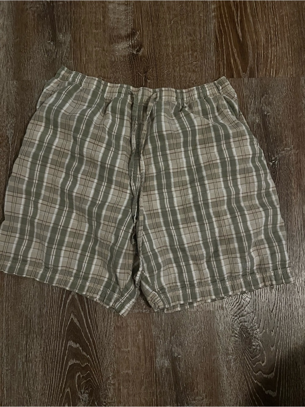 Cabin Creek Olive and Tan Plaid Pull-On Shorts, women’s L